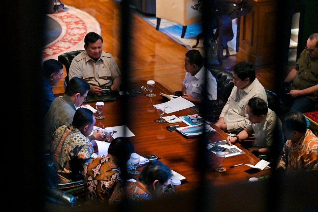 Prabowo Instruksikan Diskon Tol hingga Tiket Transportasi Selama Nataru