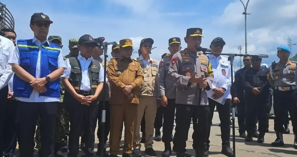 Kapolri dan Menko PMK Tinjau Pelabuhan Merak Jelang Nataru