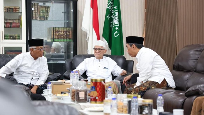 Pj Ketum PBNU Sowan ke Sejumlah Pesantren di Jatim