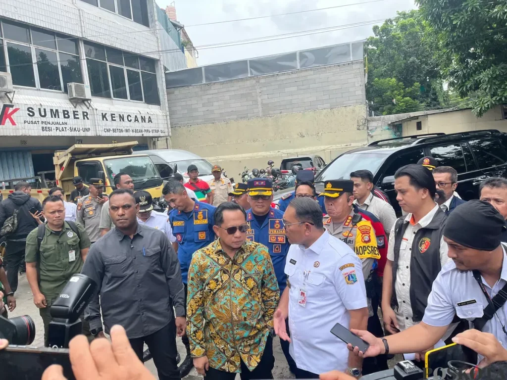 Tito Karnavian Tinjau Gedung Terra Drone Pasca Kebakaran