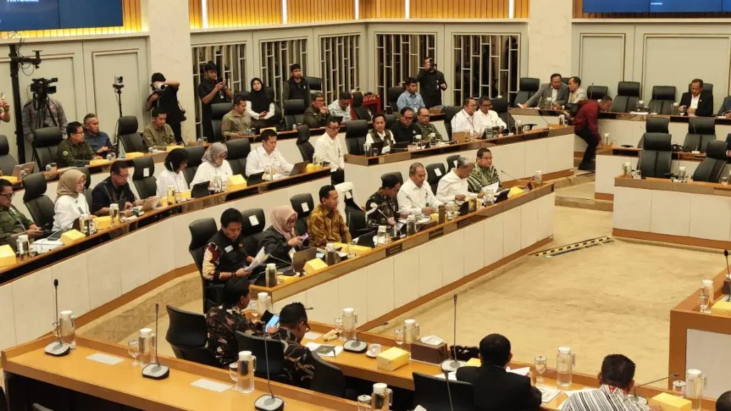 Komisi IV DPR Gelar Rapat dengan Menteri Kehutanan soal Bencana Sumatera