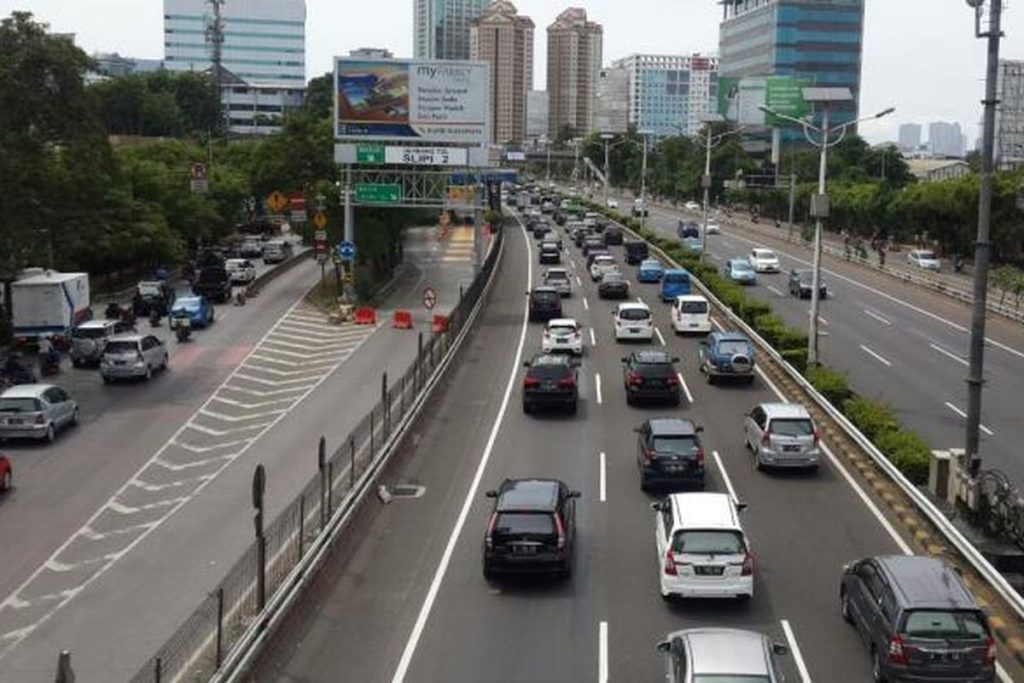 Libur Tahun Baru, Arus Tol Arah Jakarta Relatif Lancar
