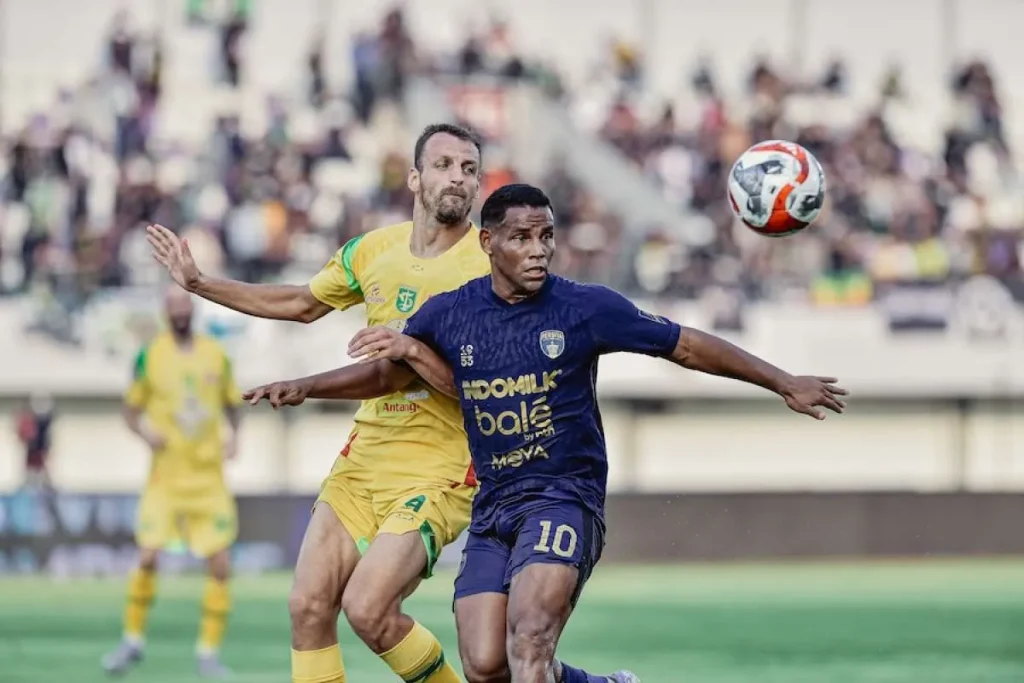 Duel Persita vs Borneo FC Warnai Pekan ke-17