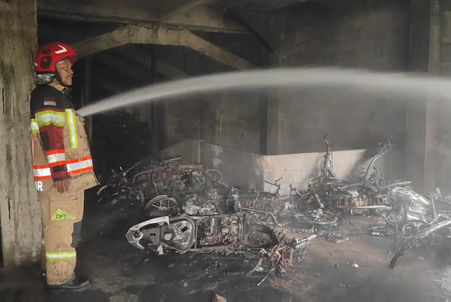 Kebakaran Penitipan Motor di Stasiun Bogor Hanguskan 10 Kendaraan