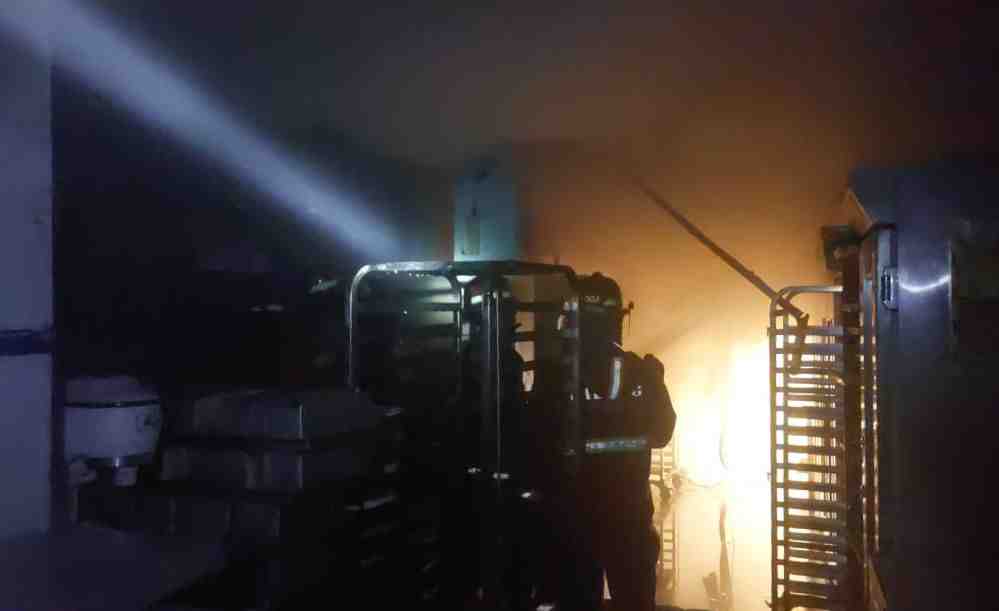 Ruko Bakery di Padang Terbakar Dini Hari, Kerugian Capai Rp150 Juta