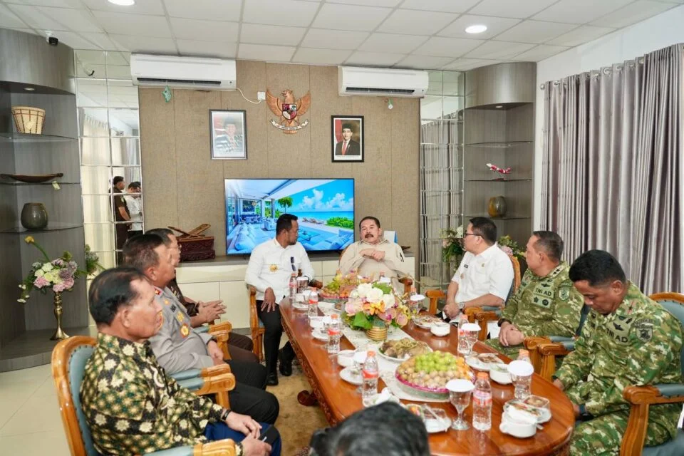 Jaksa Agung Tiba di Samarinda, Disambut Gubernur Kaltim