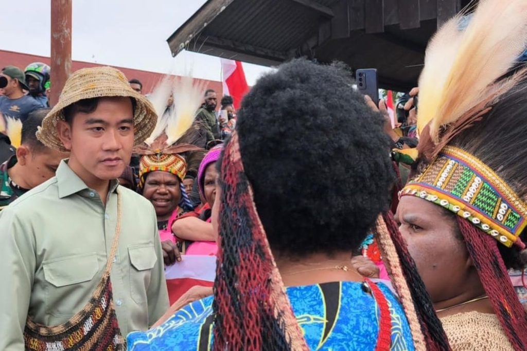 Gibran Tinjau Pasar Potekelek, Pedagang Sampaikan Aspirasi