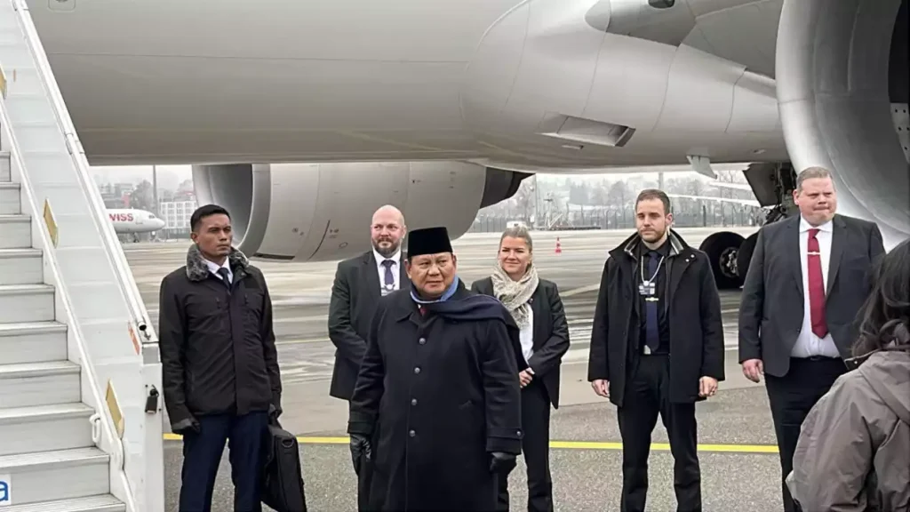 Prabowo Bertolak ke Paris Penuhi Undangan Presiden Macron