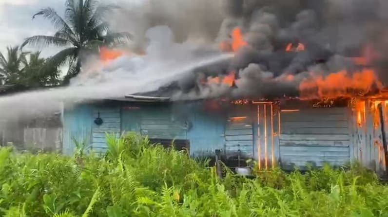 Bangsalan Enam Pintu di Timbau Tenggarong Ludes Terbakar