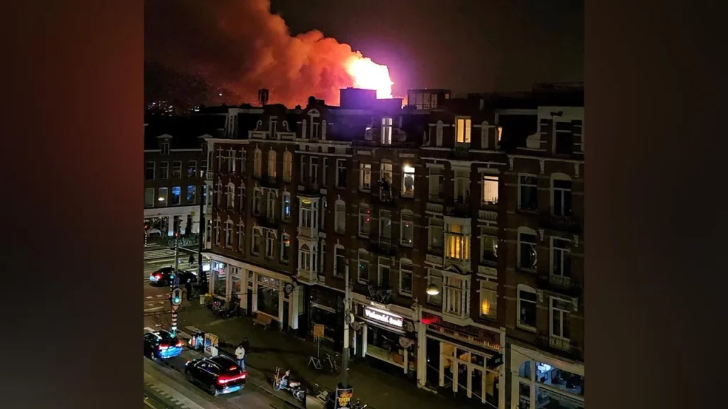 Gereja Bersejarah Vondelkerk Amsterdam Hangus Terbakar