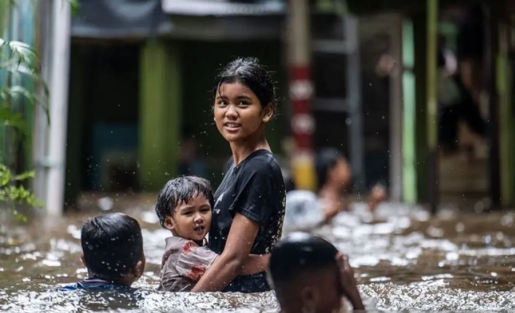 Banjir Jakarta Masih Rendam 90 RT, Cawang Capai 2,5 Meter