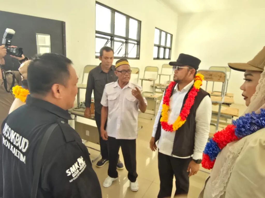 Gubernur Kaltim Tinjau SMAN 9 Maratua di Hari Libur
