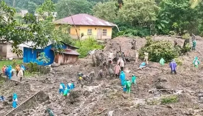 Dua Warga Kampung Pau Masih Hilang Tertimbun Longsor