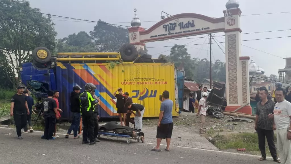 Kecelakaan Beruntun di Jalur Padang Panjang–Bukittinggi, Enam Orang Tewas
