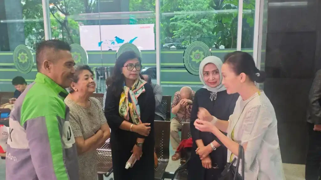 Tokoh Publik Hadiri Sidang Putusan Sela Kasus Chromebook Nadiem