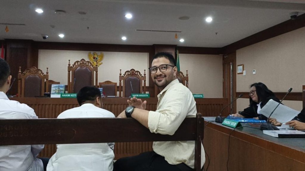 Ammar Zoni Hadiri Sidang Kasus Narkotika dengan Penampilan Berbeda