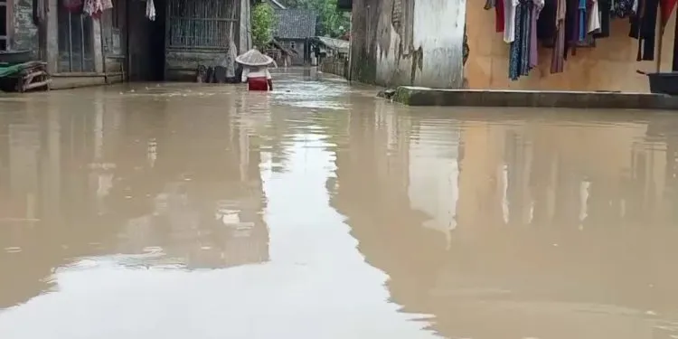 Sungai Cilemer Meluap, Pandeglang Terendam Banjir 1 Meter