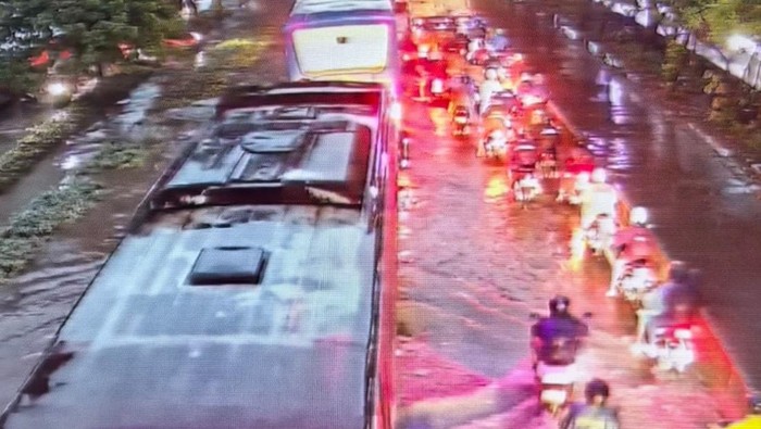 Hujan Guyur Jakarta, Jl Daan Mogot Terendam Banjir