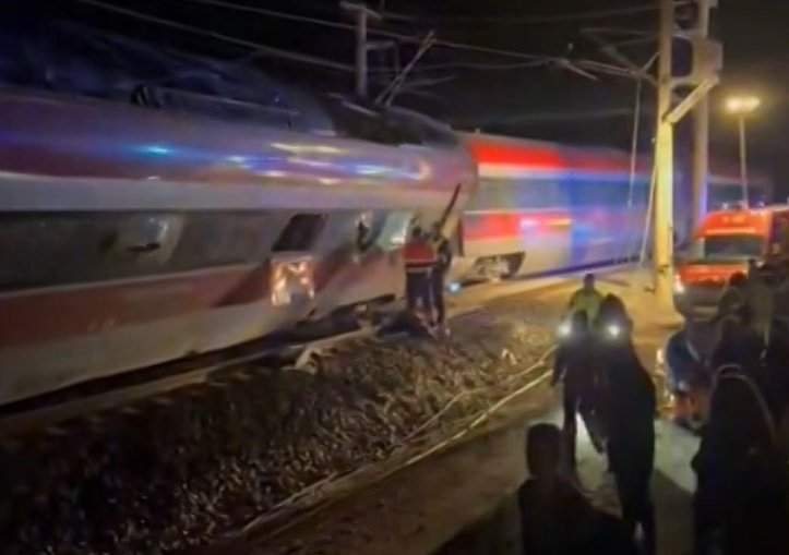 Dua Kereta Cepat Tabrakan di Spanyol, 21 Orang Tewas