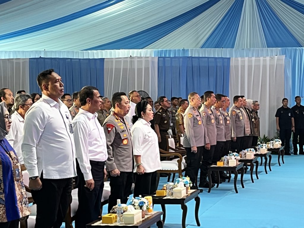 Kapolri dan Titiek Soeharto Hadiri Panen Raya Jagung Serentak di Cikarang