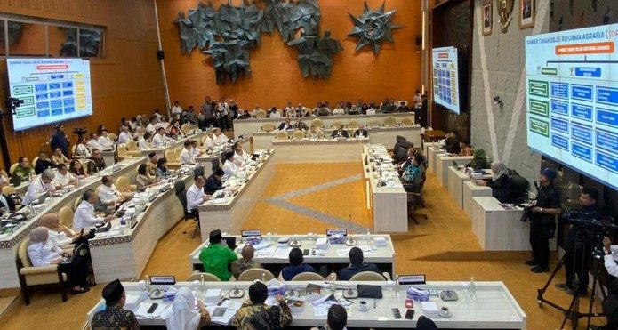 Rapat Perdana Pansus Reforma Agraria, DPR Bahas Ribuan Desa Tertinggal