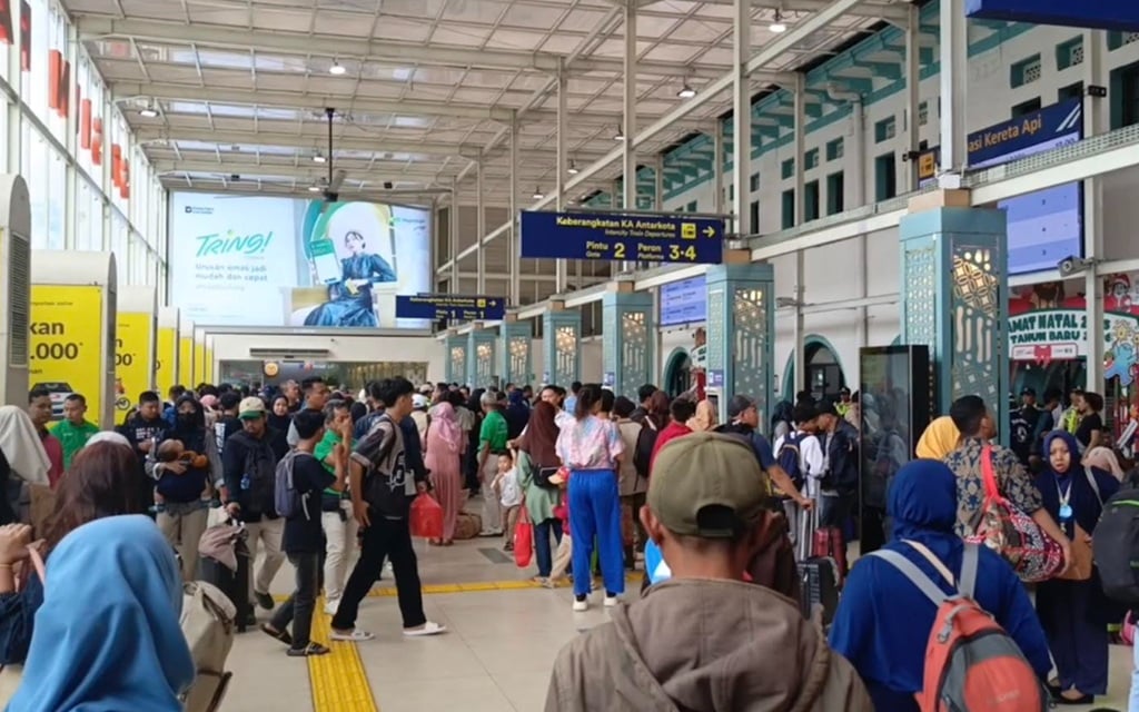 Stasiun Pasar Senen Masih Padat Meski Libur Nataru Berakhir