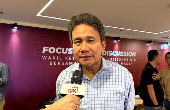 Wakil Ketua OJK Mirza Adityaswara Resmi Lepas Jabatan