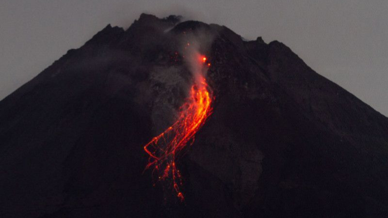 Gunung Merapi Kembali Aktif, Puluhan Guguran Lava Terpantau