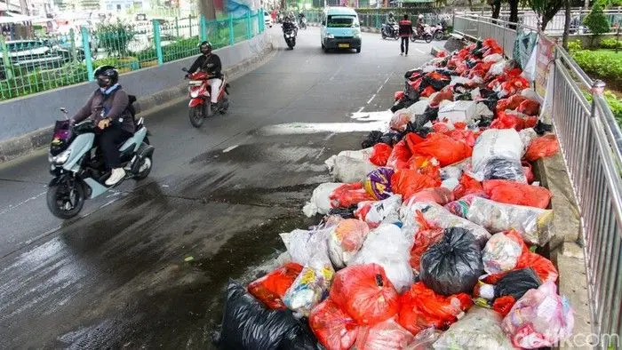 Sidang Perdana Gugatan Sampah Menumpuk di Tangsel Digelar Hari Ini