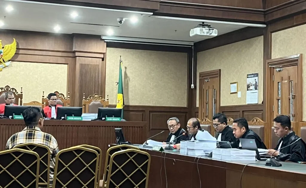 Tian Bahtiar Keberatan Didakwa Membuat Pemberitaan Negatif Kasus Korupsi