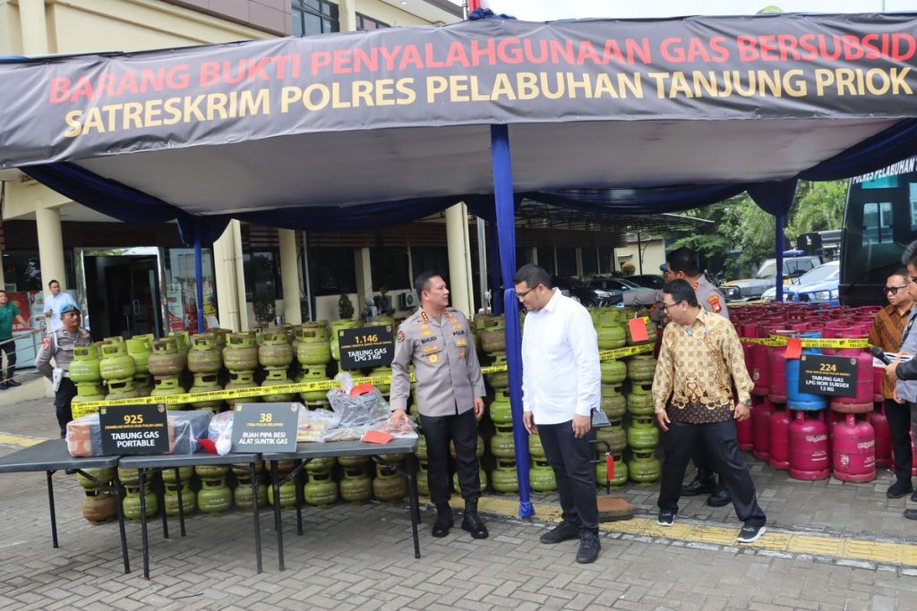 Polisi Bongkar Jaringan Pengoplos Gas LPG Subsidi di Tanjung Priok