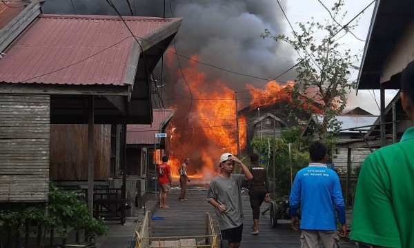 Kebakaran di Muara Wis Hanguskan Lima Rumah Warga