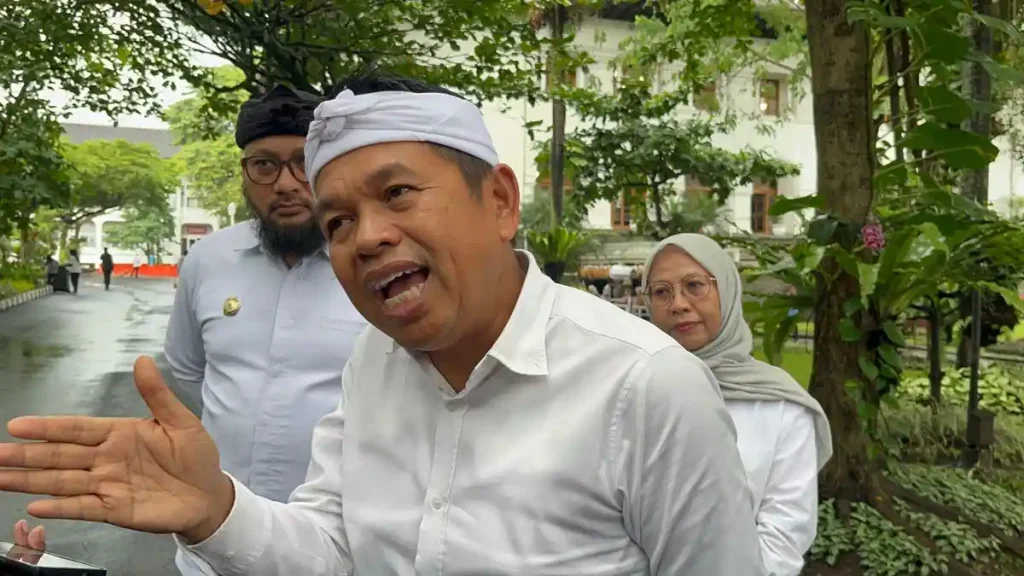 Dedi Mulyadi Pulangkan 12 Korban TPPO dari Maumere