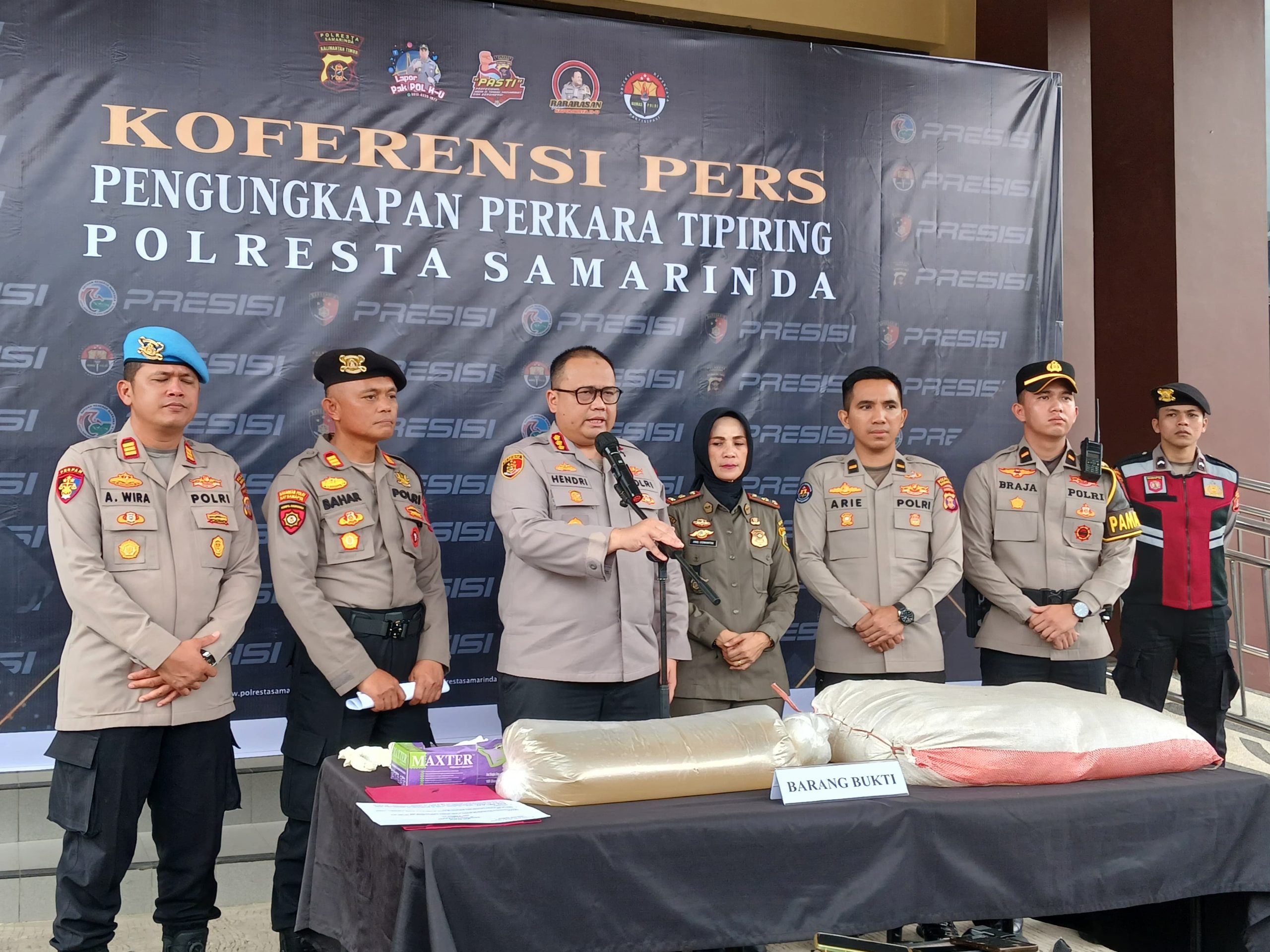 Truk Berisi Miras Cap Tikus 10 Ton Diringkus Polisi di Samarinda