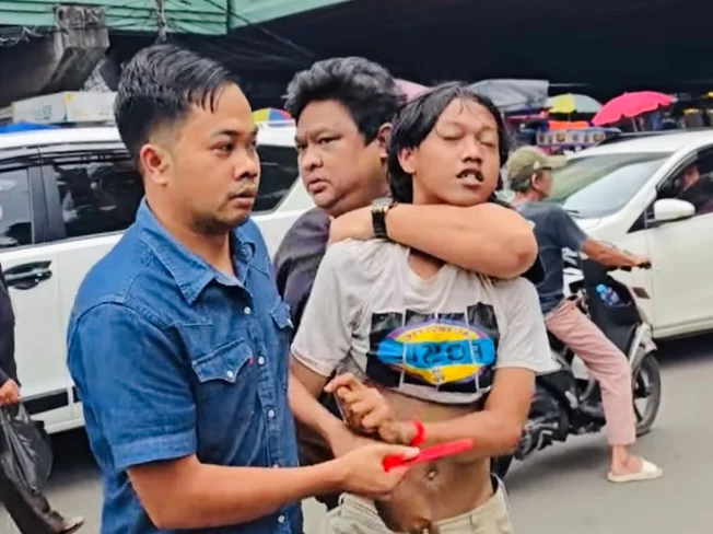 Razia Premanisme Tanah Abang, Pak Ogah Histeris Saat Diamankan