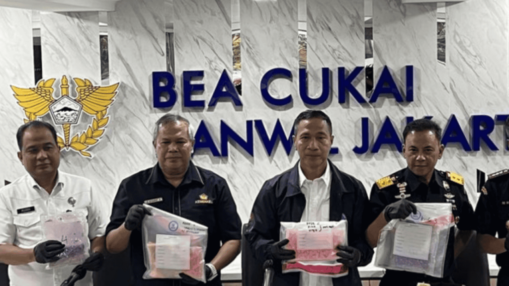 Bea Cukai dan BNN Bongkar Penyelundupan 4.080 Ekstasi dalam Paket Gaun Pengantin