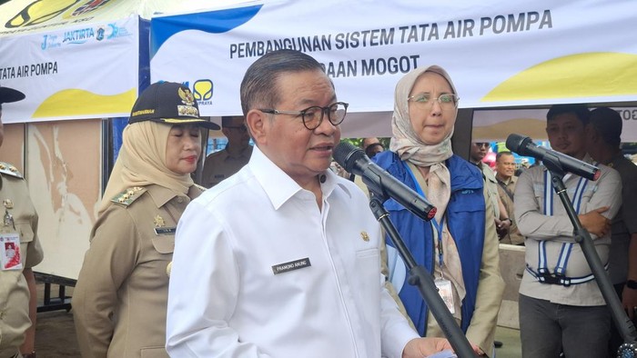 Pramono Larang Atribut Partai di Flyover