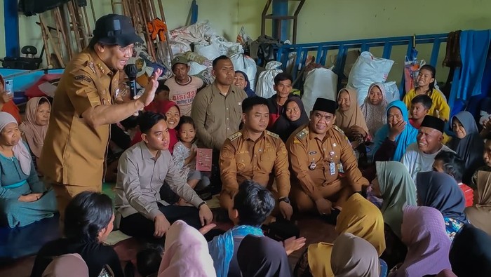 Wapres Gibran Tinjau Pengungsi Tanah Bergerak di Tegal