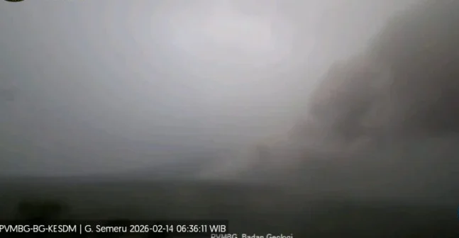 Gunung Semeru Erupsi, Awan Panas Meluncur 6 Kilometer