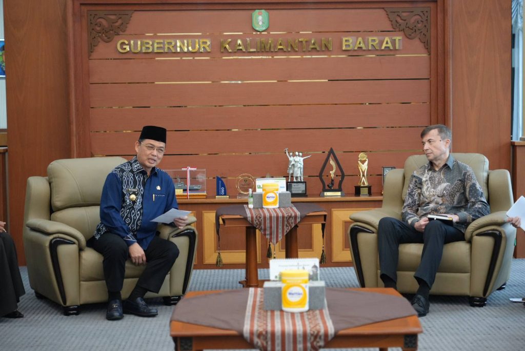 Rusia Tawarkan Investasi Energi Nuklir dan Aluminium di Kalbar