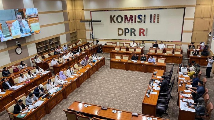 Komisi III Dengarkan Aspirasi Keluarga ABK Sea Dragon