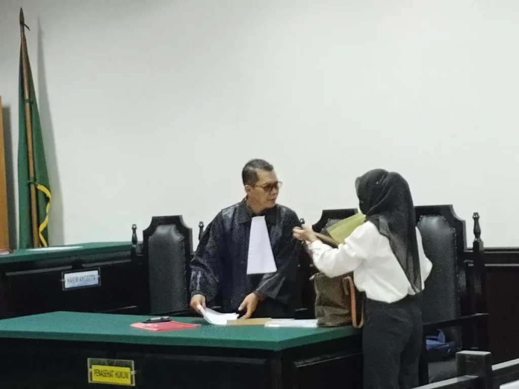 Terjerat Utang Rentenir, Istri Oknum Polisi Diduga Tipu Rekanan Rp500 Juta