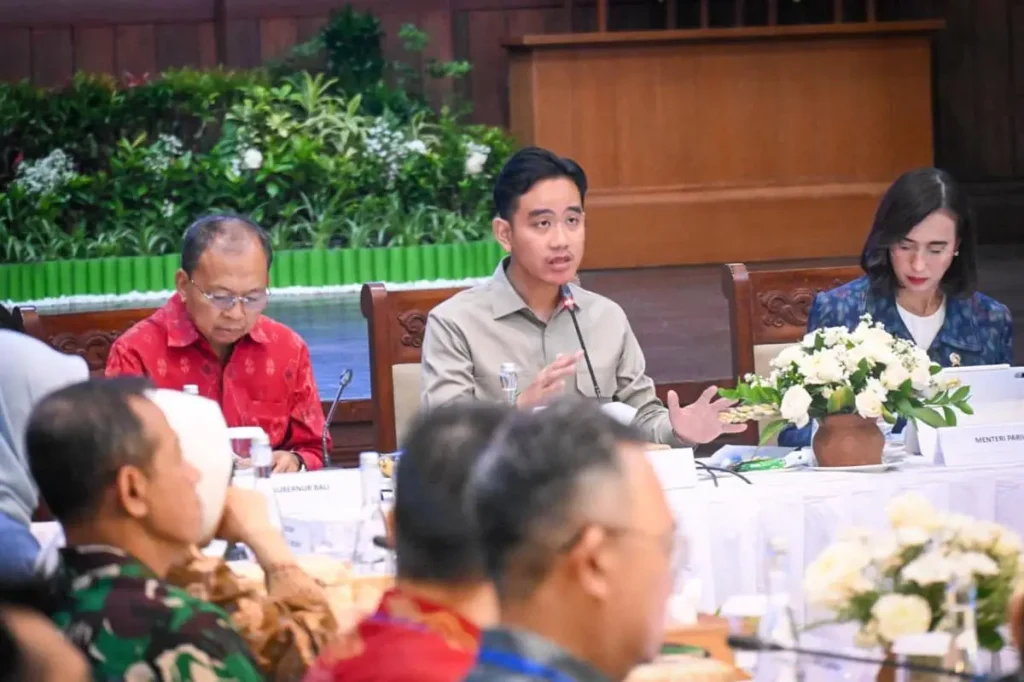 Gibran: Masalah Sampah di Bali Harus Segera Dirumuskan