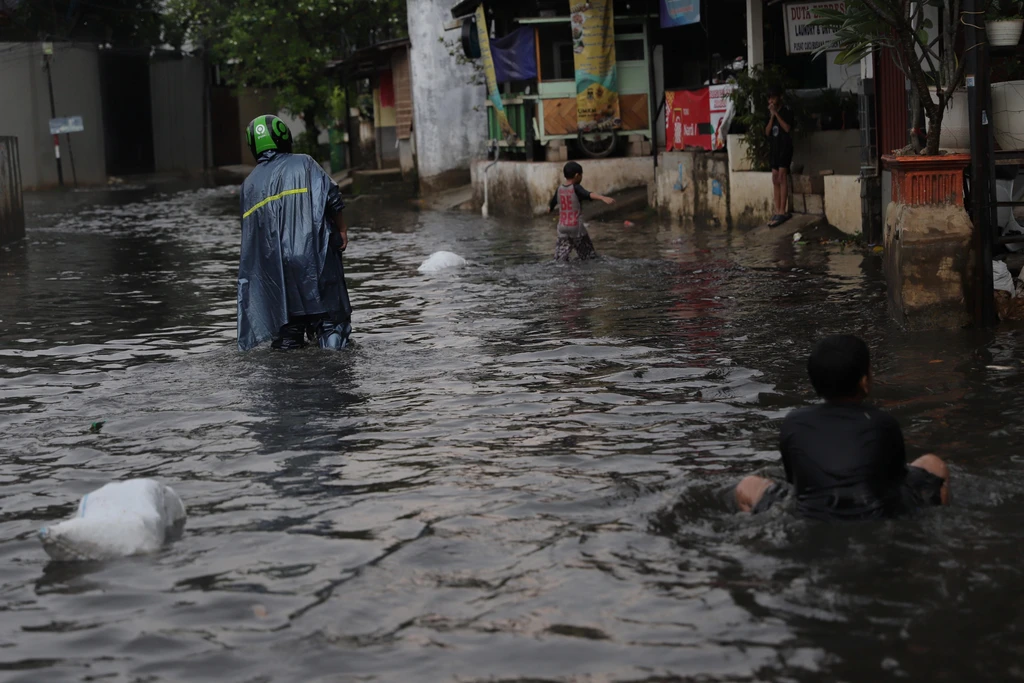 Hujan Deras Picu Banjir di Cilandak, BPBD Targetkan Air Cepat Surut