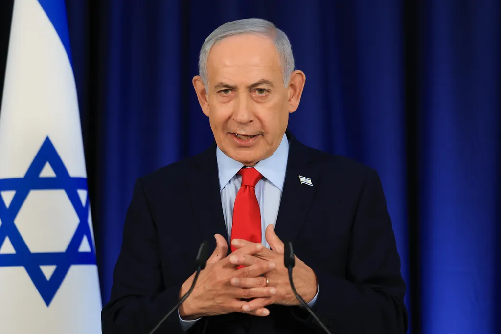 Israel Tingkatkan Serangan ke Iran, Netanyahu Tak Sejalan dengan Upaya Trump