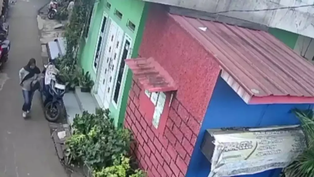 Polisi Telusuri Identitas Wanita Pencuri Uang Takziah di Kramat Jati