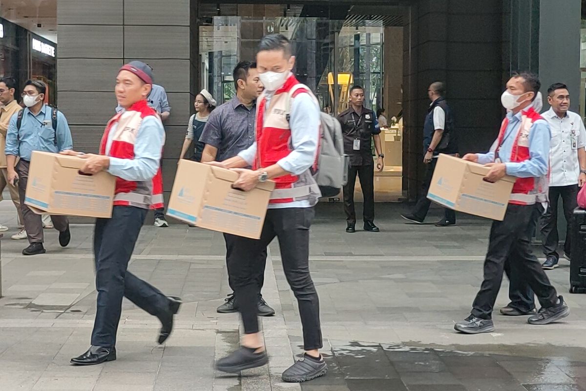 Polri Dampingi OJK Geledah Kantor Mirae Asset Sekuritas