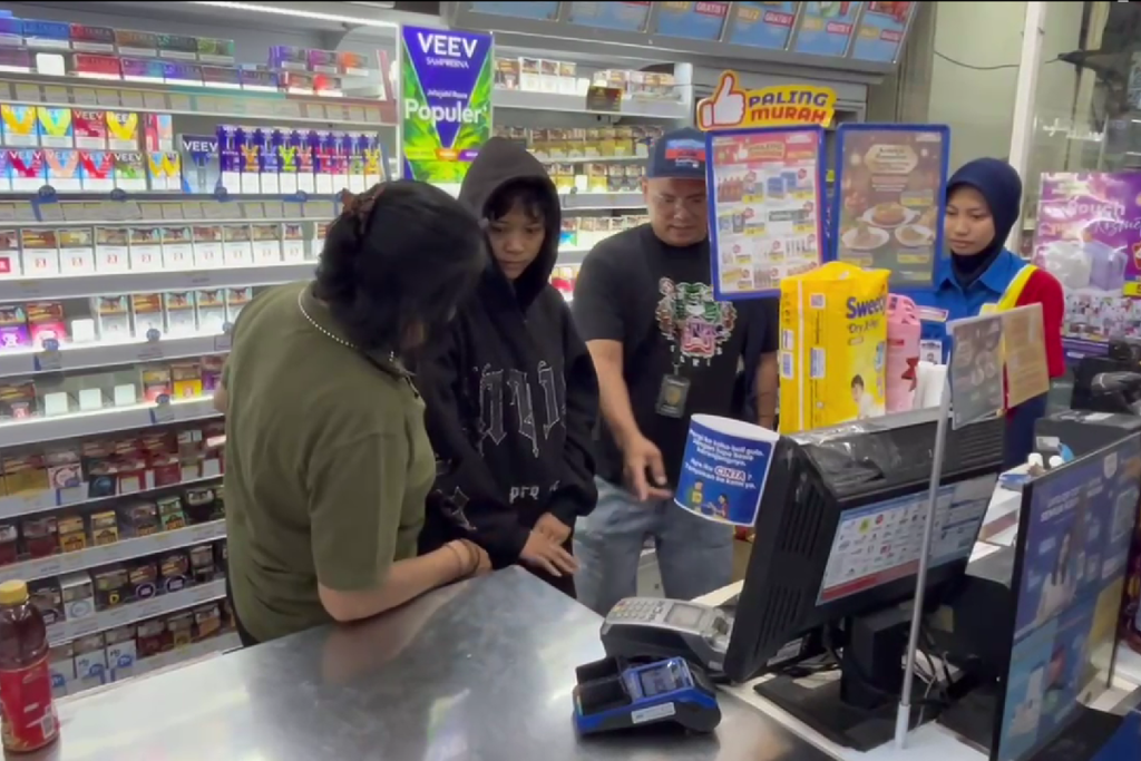 Wanita di Tambora Ditangkap Usai Curi Uang Minimarket