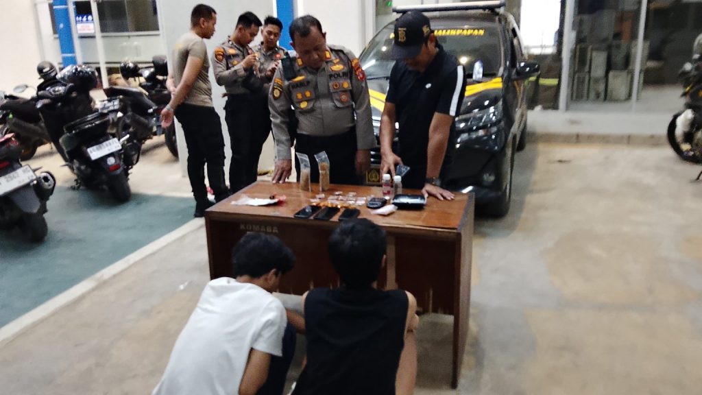 Dua Pemuda di Balikpapan Diciduk, 20 Paket Tembakau Sintetis Disita