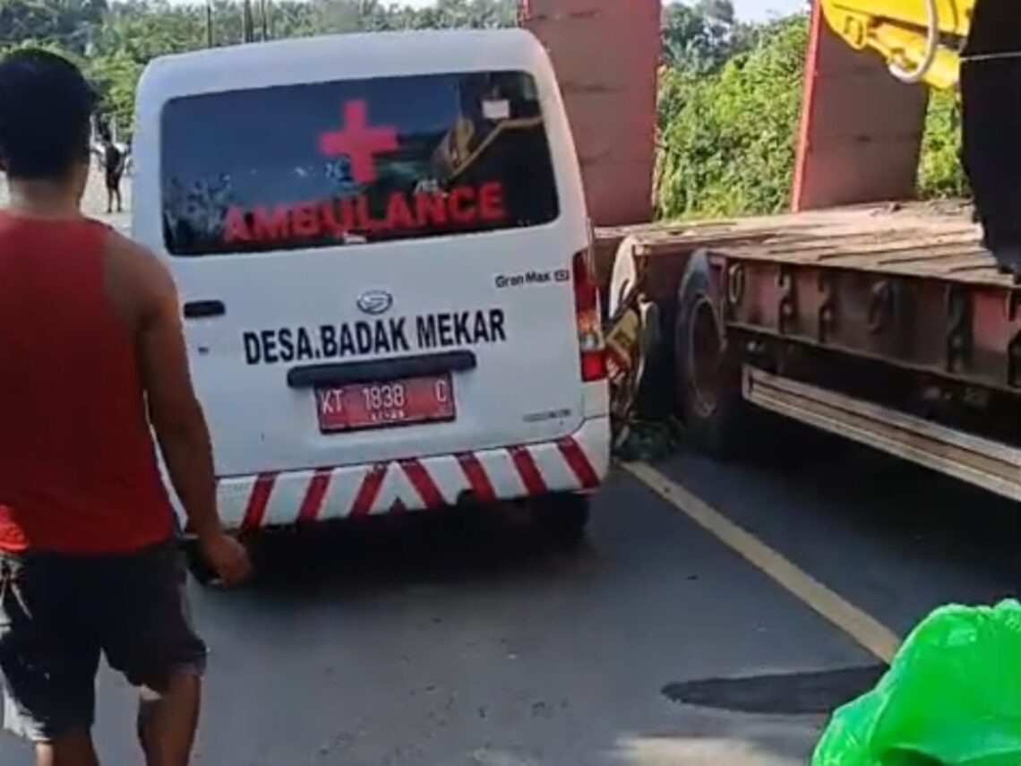Kurang Konsentrasi, Pengendara Motor Tewas Tabrak Truk di Poros Samarinda–Bontang